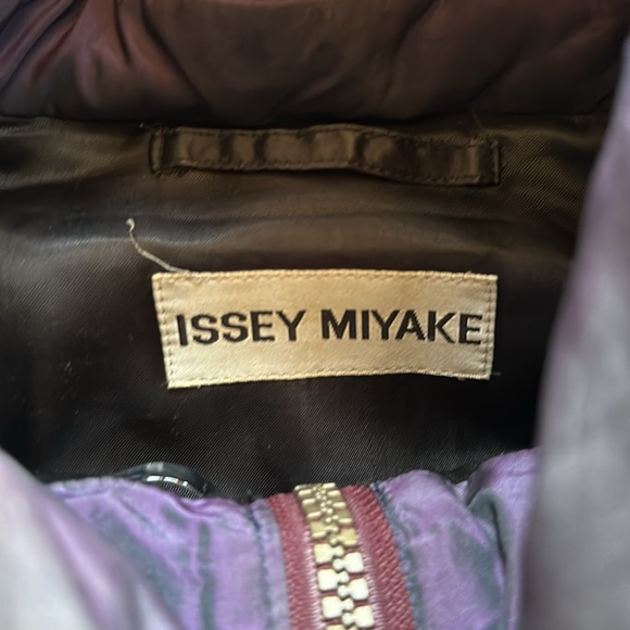 Issey Miyake 1993 Fall runway silk down iridescent metallic puffer jacket - Picture 5 of 16